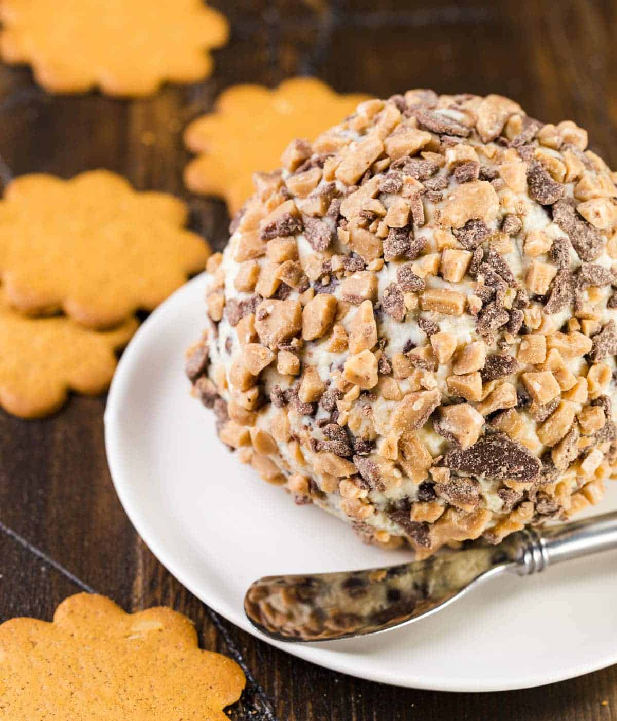 Need a sweet for a crowd? This Chocolate Chip Cheese Ball is the perfect dessert for any gathering made with pantry staples!