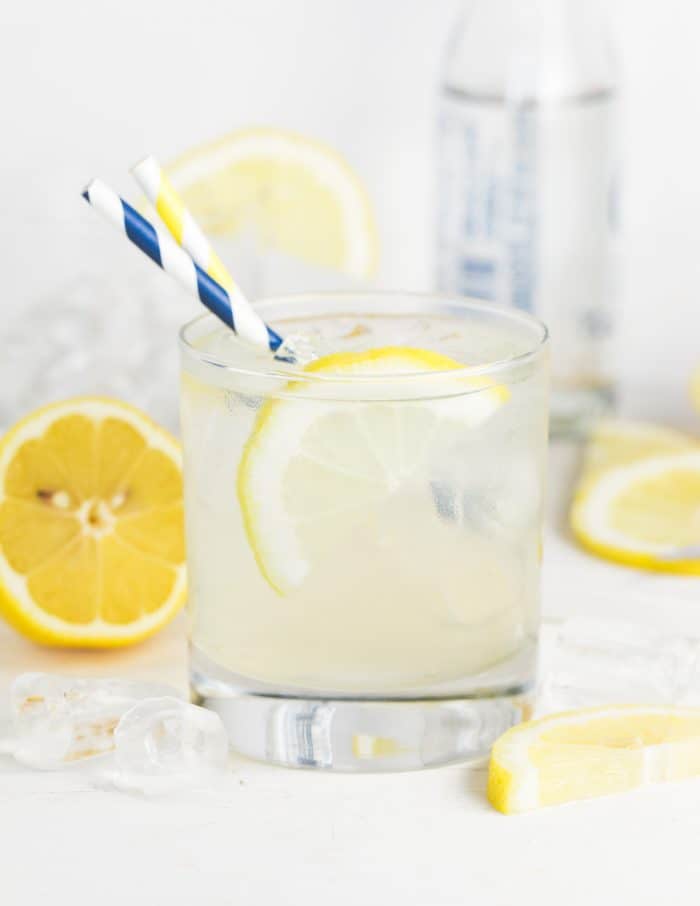 vodka and elderflower lemonade