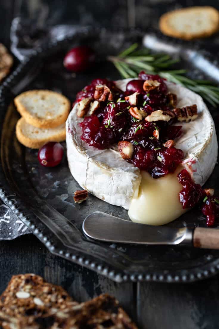 Easy Baked Brie recipe w/cranberries &amp; pecans (no pastry!) - Garnish ...