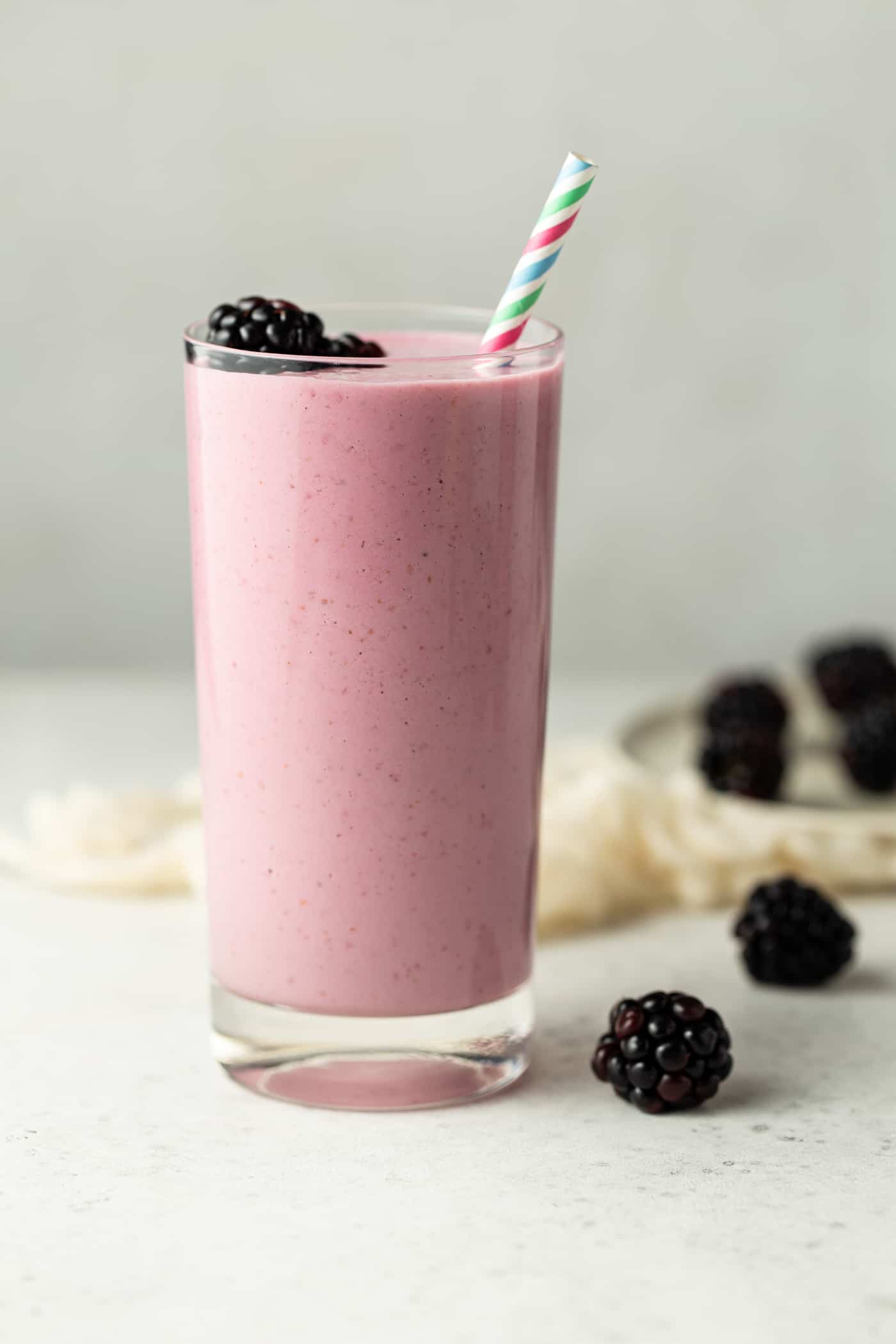 blackberry protein smoothie (with 2 proteins!)