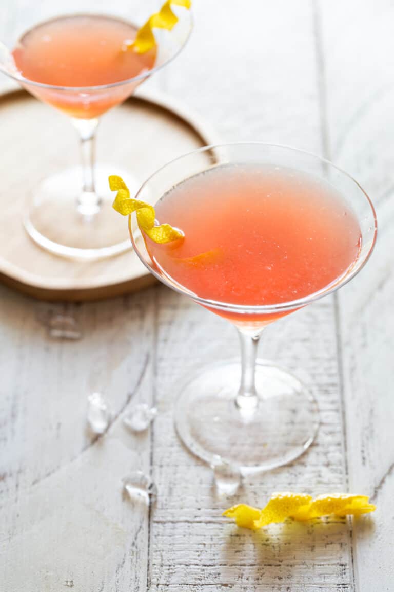 The BEST Classic Cosmo Recipe Garnish with Lemon