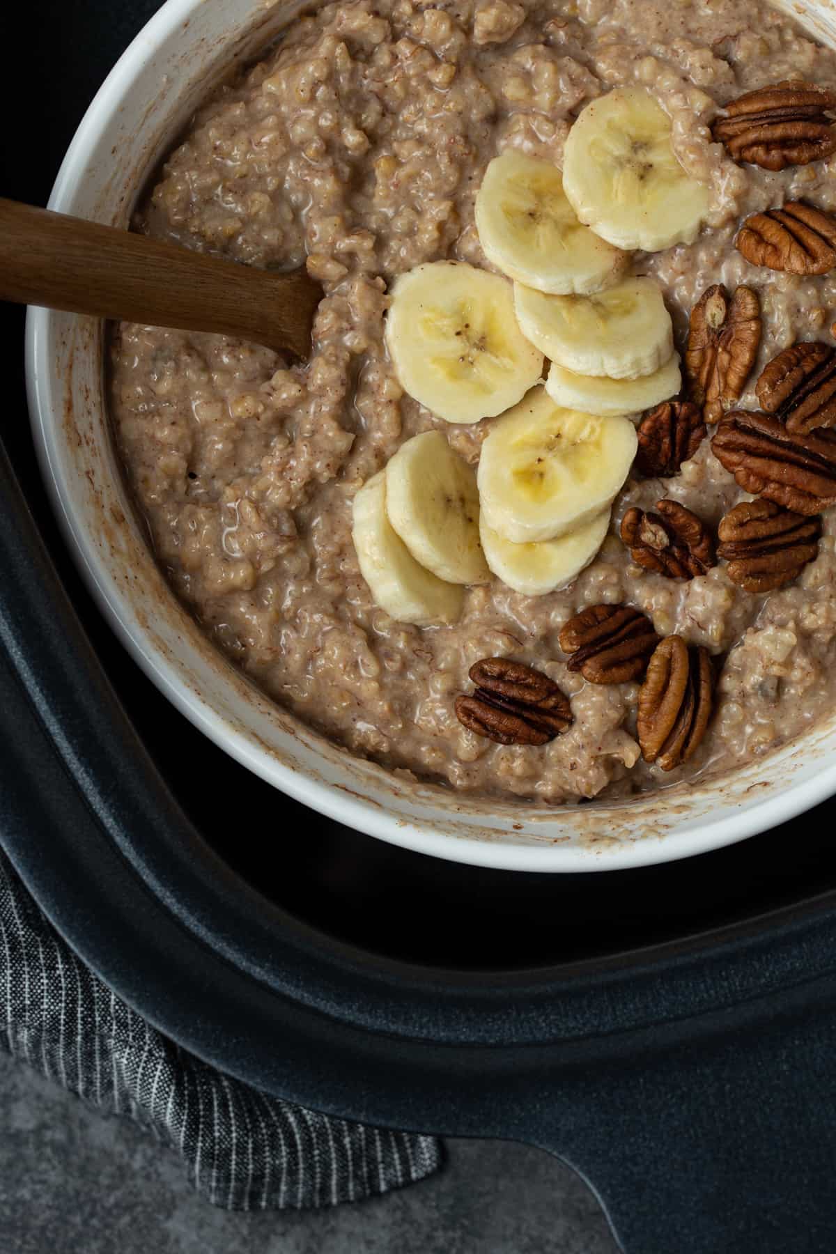 Double-Boiler Slow Cooker BananaNut Oats