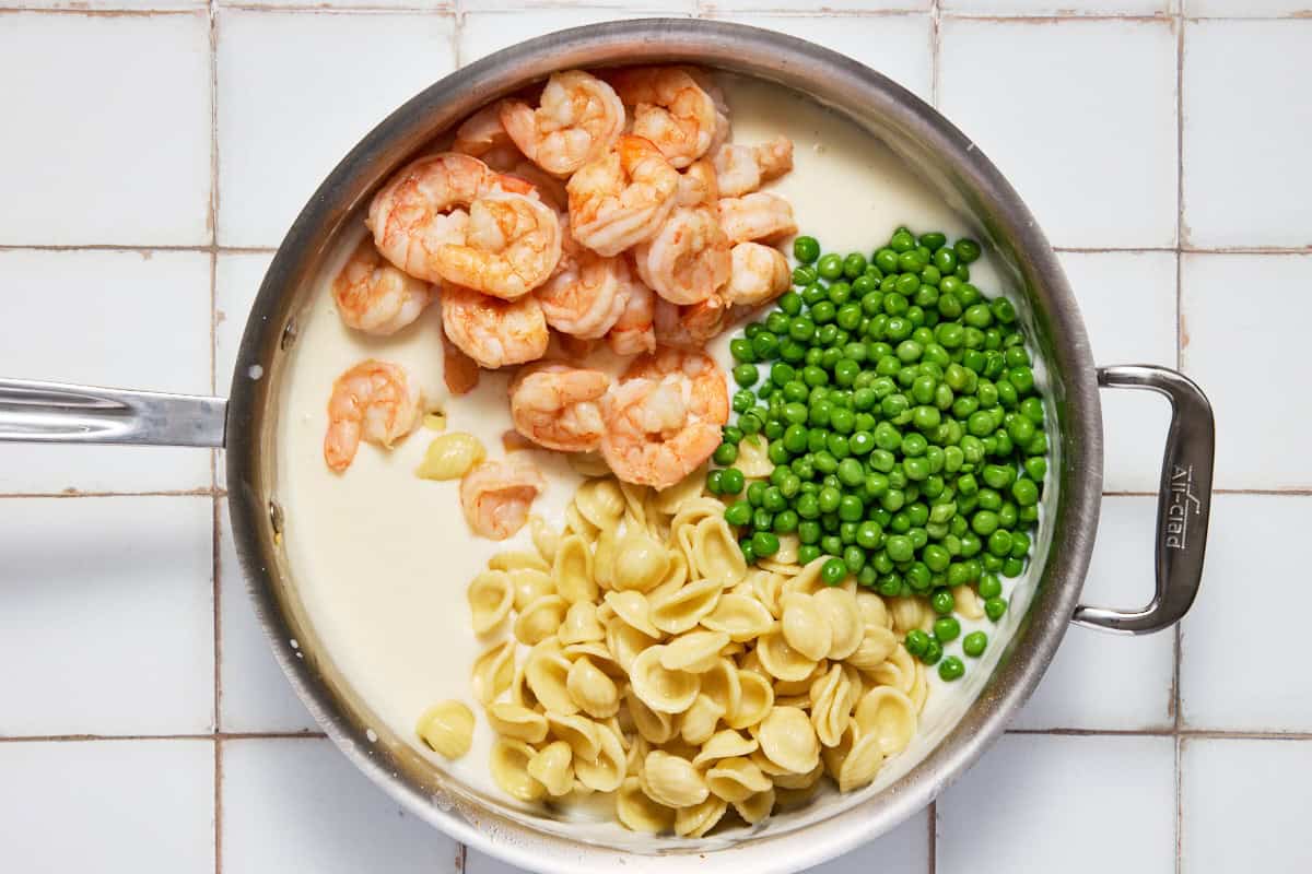 Shrimp, peas and pasta in cream sauce.
